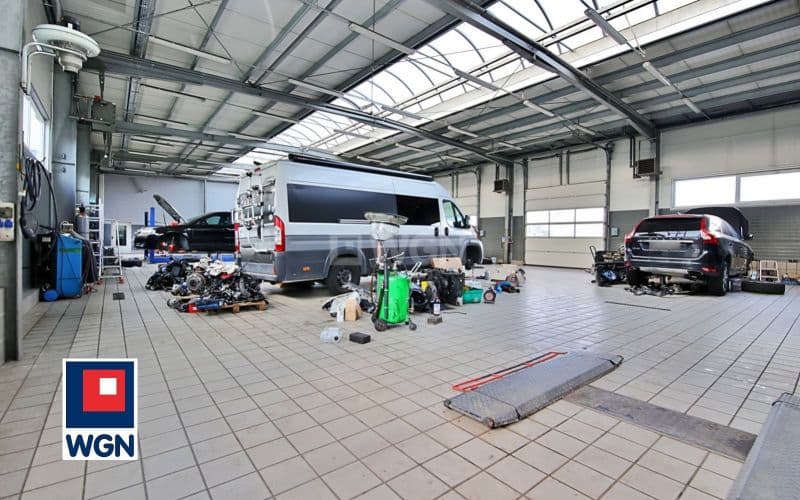 Nowoczesny kompleks motoryzacyjny - 2 salony, warsztat, biura 1896 m2 — zdjęcie 14