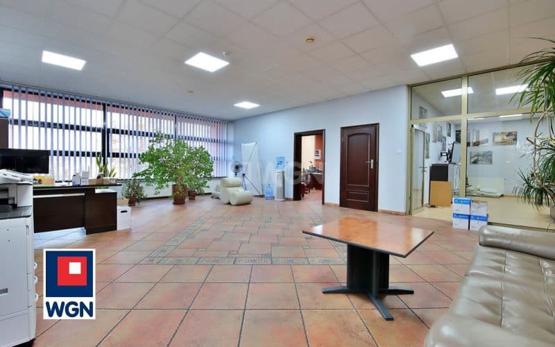 Nowoczesny Biurowiec na WYNAJEM — zdjęcie 4