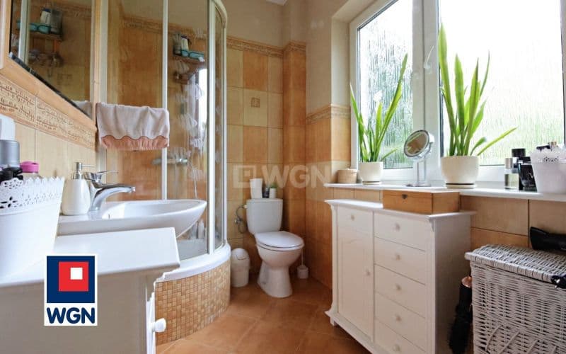 Dom z bajecznym ogrodem i garażem na 5 aut — zdjęcie 11