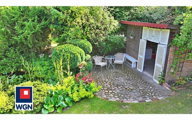 Dom z bajecznym ogrodem i garażem na 5 aut — zdjęcie 18