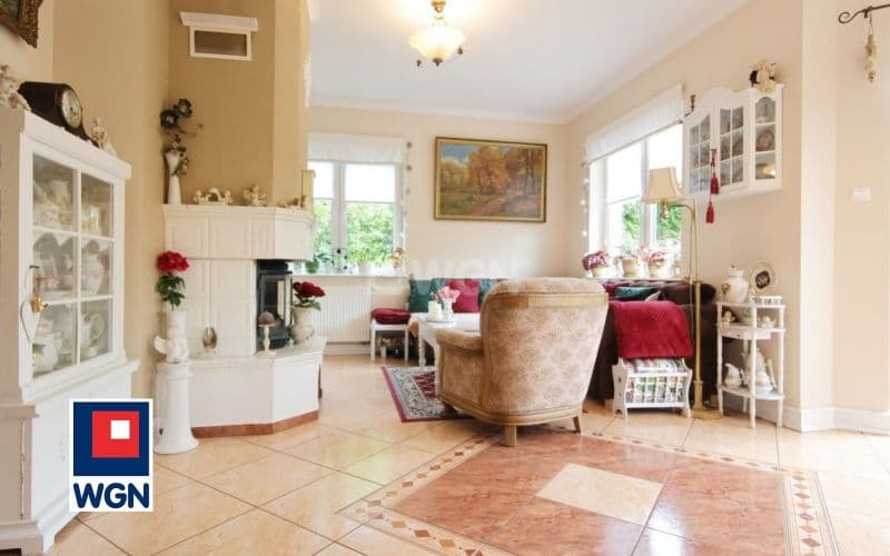 Dom z bajecznym ogrodem i garażem na 5 aut — zdjęcie 6