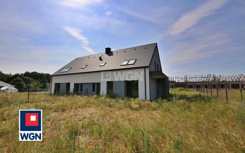 Dom w zabudowie bliźniaczej w Santocku — zdjęcie 12