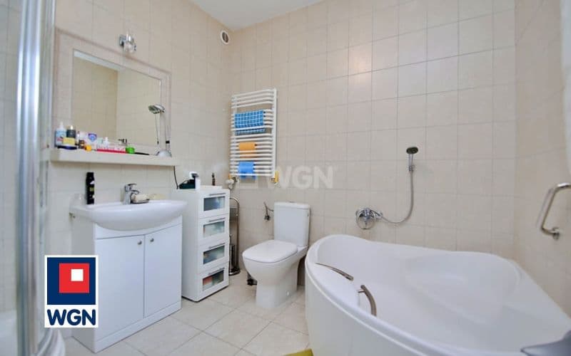 Bajeczny dom w okolicy lasów i jezior — zdjęcie 11