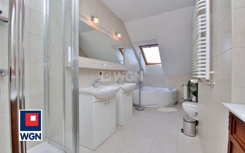 Bajeczny dom w okolicy lasów i jezior — zdjęcie 15