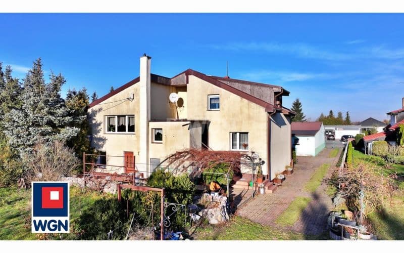 Dom z dużą działką + wynajęty lokal usługowy i paczkomat — zdjęcie 4