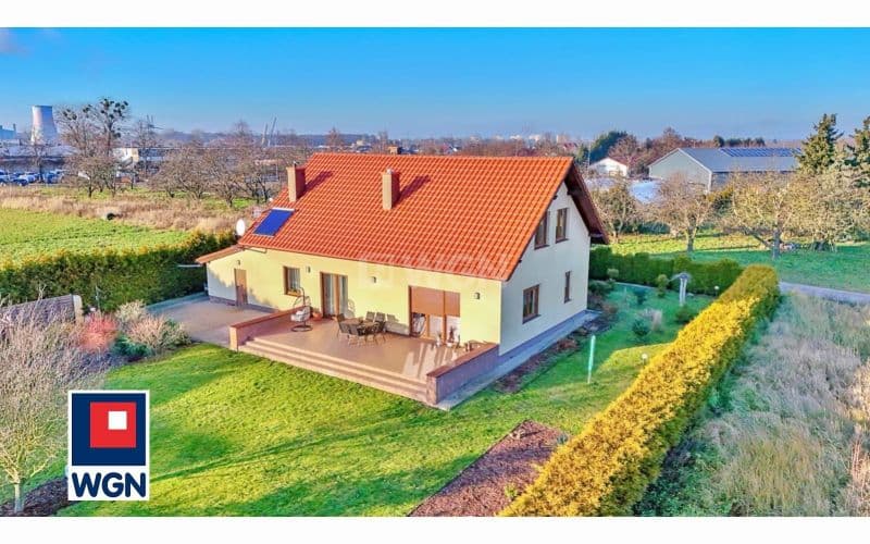 Komfortowy dom z garażem i tarasem | Wawrów