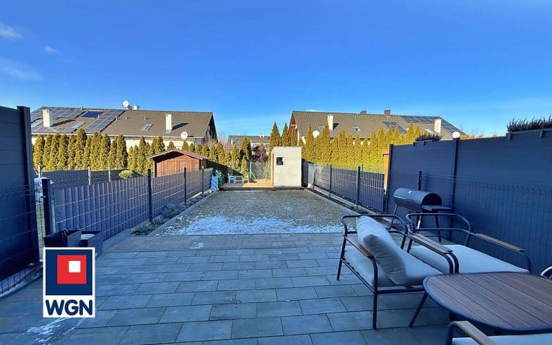 Nowoczesny szeregowiec | Bermudy | Gotowy do wprowadzenia — zdjęcie 18